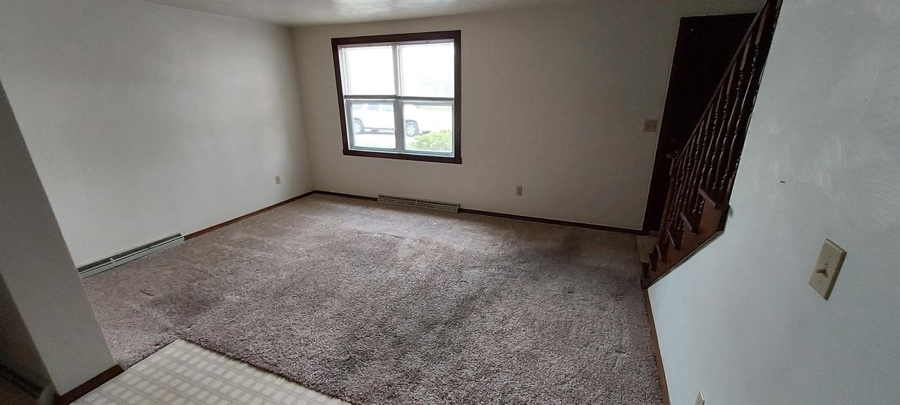 12th Ave Townhouse - Photo 4 of 8