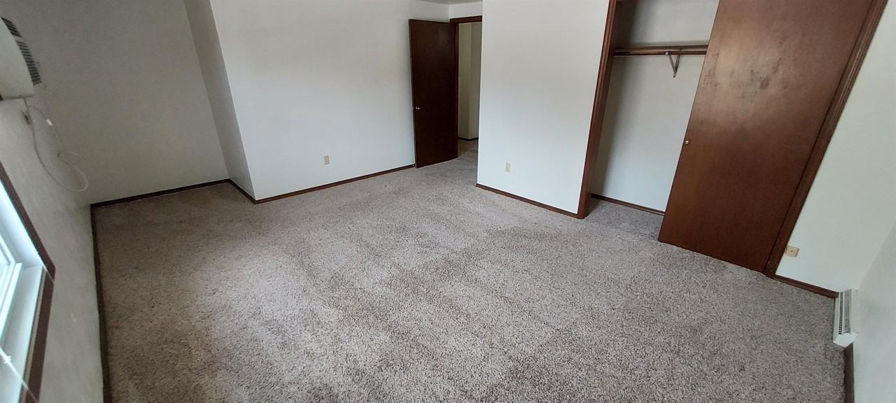 12th Ave Townhouse - Photo 7 of 8