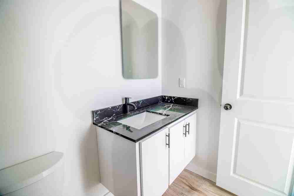 1429 West Harrison Avenue - Photo 4 of 34