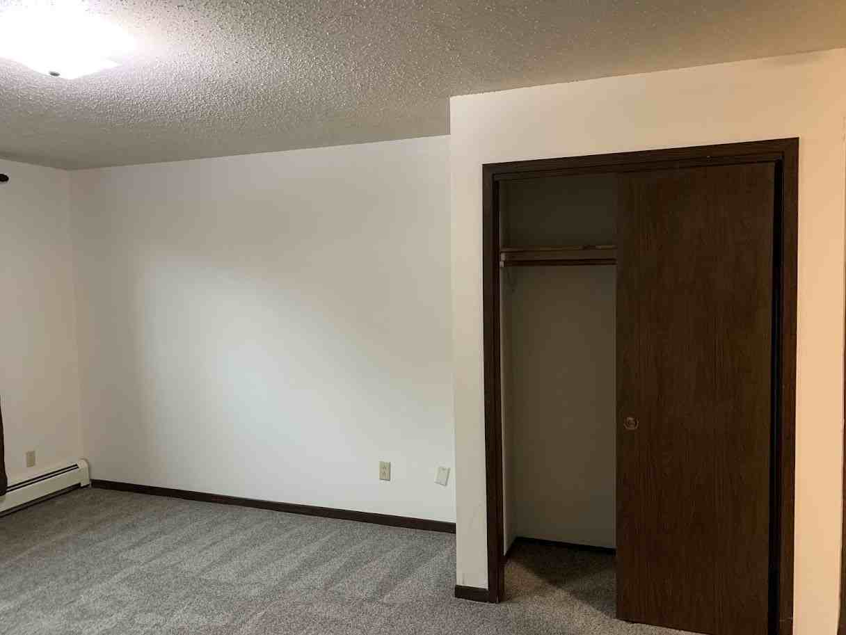 3024 9 1/2 St N - Photo 3 of 50