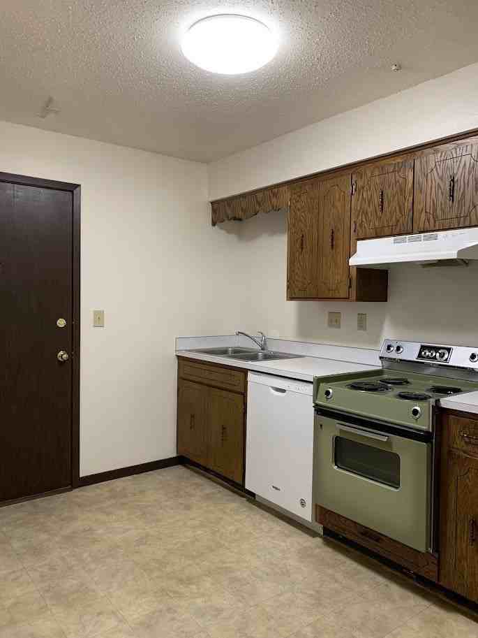 3024 9 1/2 St N - Photo 7 of 50