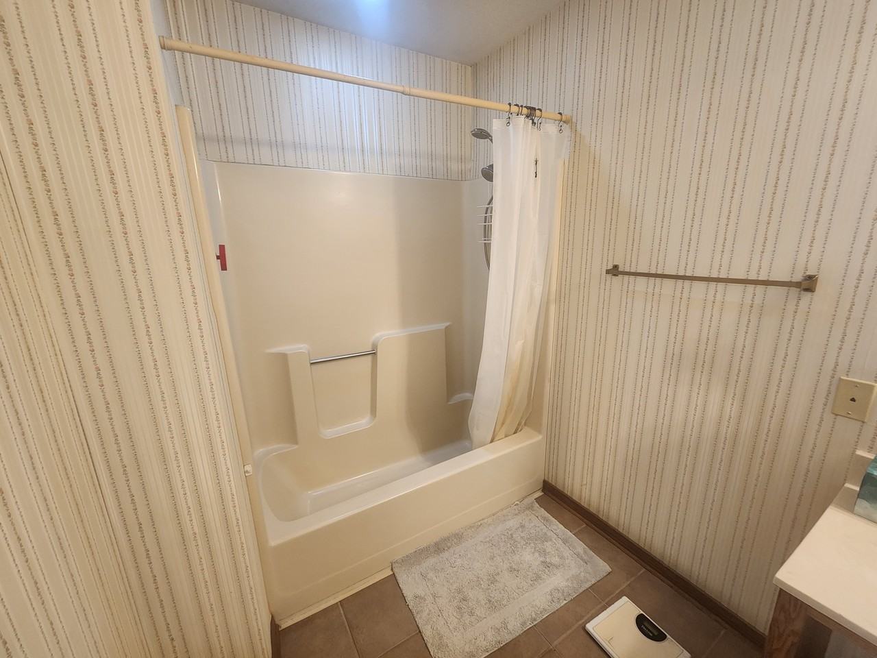 13349 Lorraine Road - Photo 5 of 14