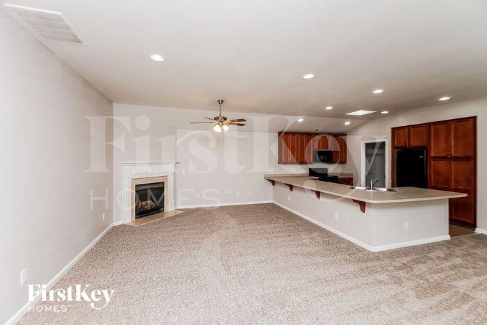 610 Riverwood Pass - Photo 3 of 15