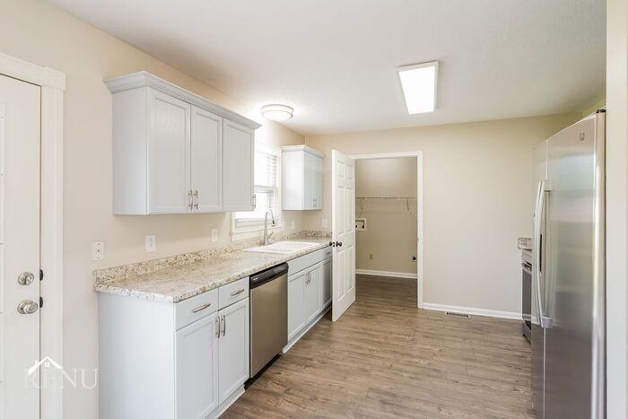 111 Oak Hill Ct - Photo 2 of 18