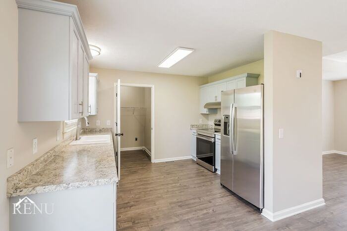 111 Oak Hill Ct - Photo 3 of 18