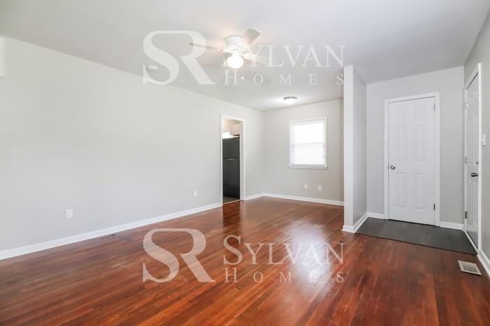 14 Freda Ct - Photo 3 of 15
