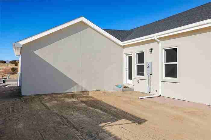 204 High Meadows Dr - Photo 2 of 7