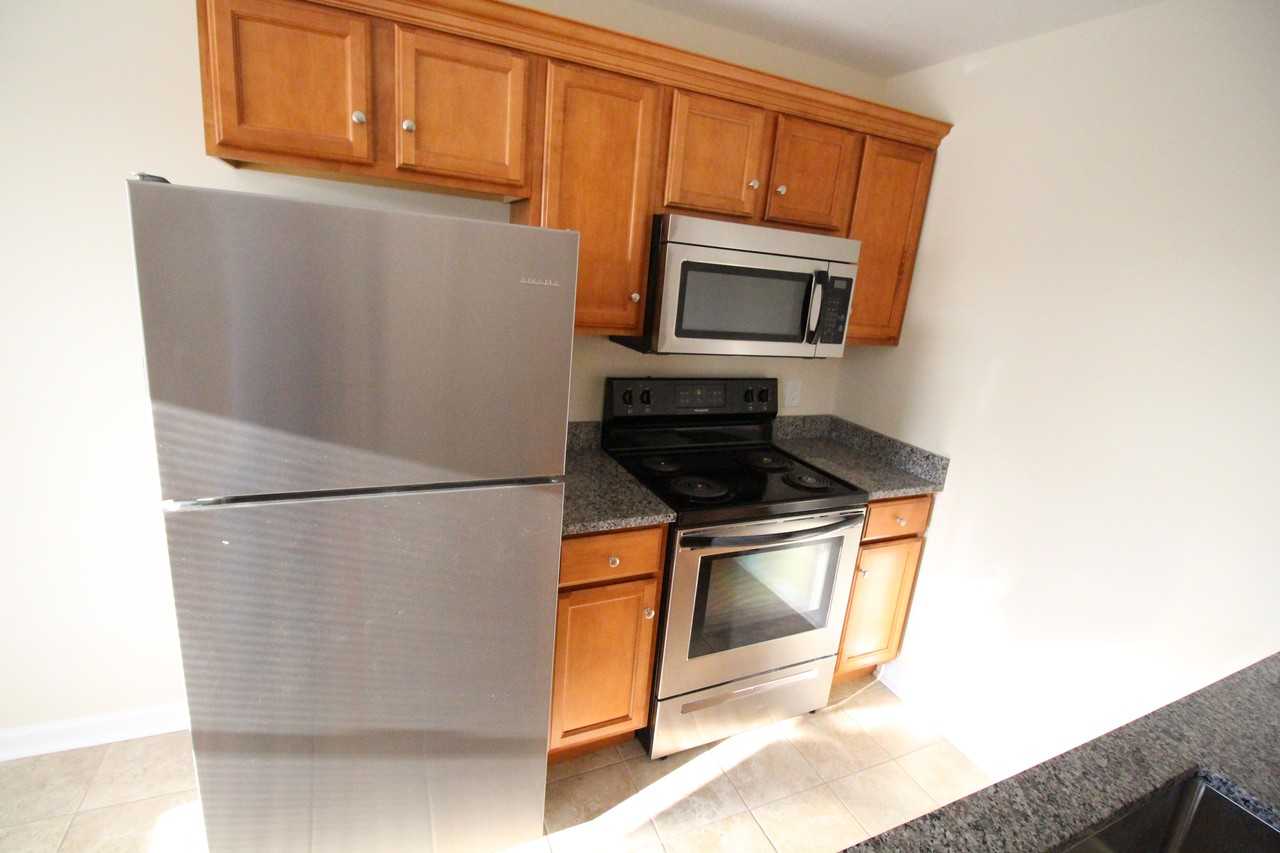 6263 W Kilgore Ave #101 - Photo 3 of 14