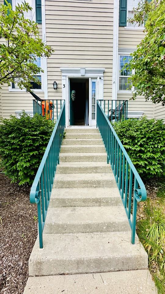 2412 Courtyard Cir #3 - Photo 2 of 17