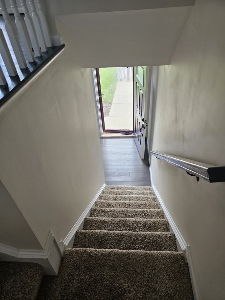 109 Wheatfield Dr - Photo 2 of 30