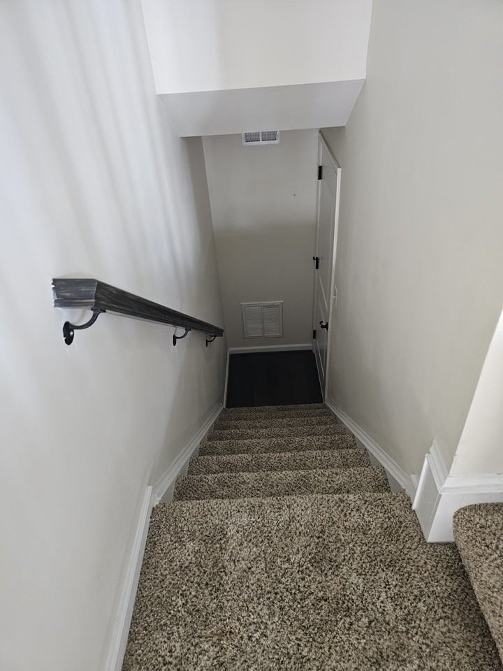 109 Wheatfield Dr - Photo 3 of 30