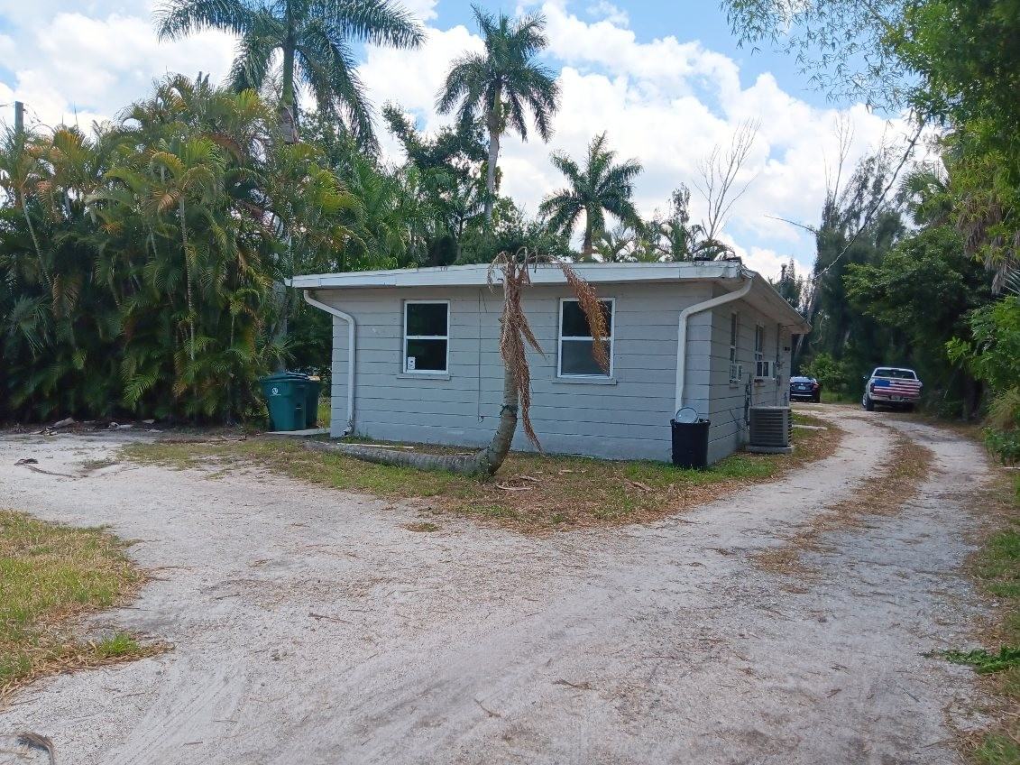 25445 Shore Dr - Photo 2 of 20