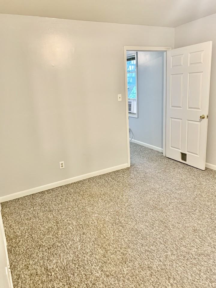 109 Corner Rd #1 - Photo 4 of 12