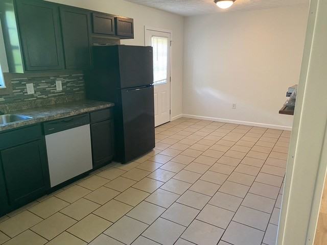 560 Academy Dr #NA - Photo 4 of 20