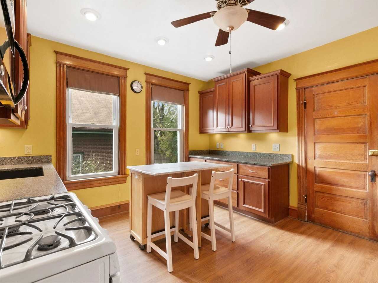 2635 S Howell Ave - Photo 2 of 17