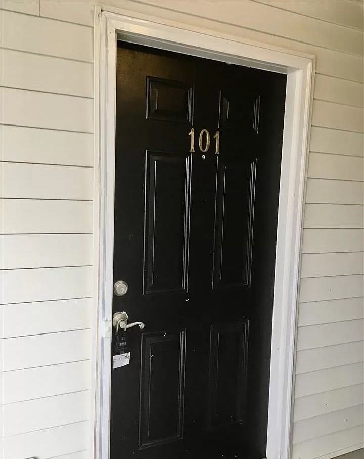 1950 Trailwood Heights Lane #101 - Photo 4 of 7