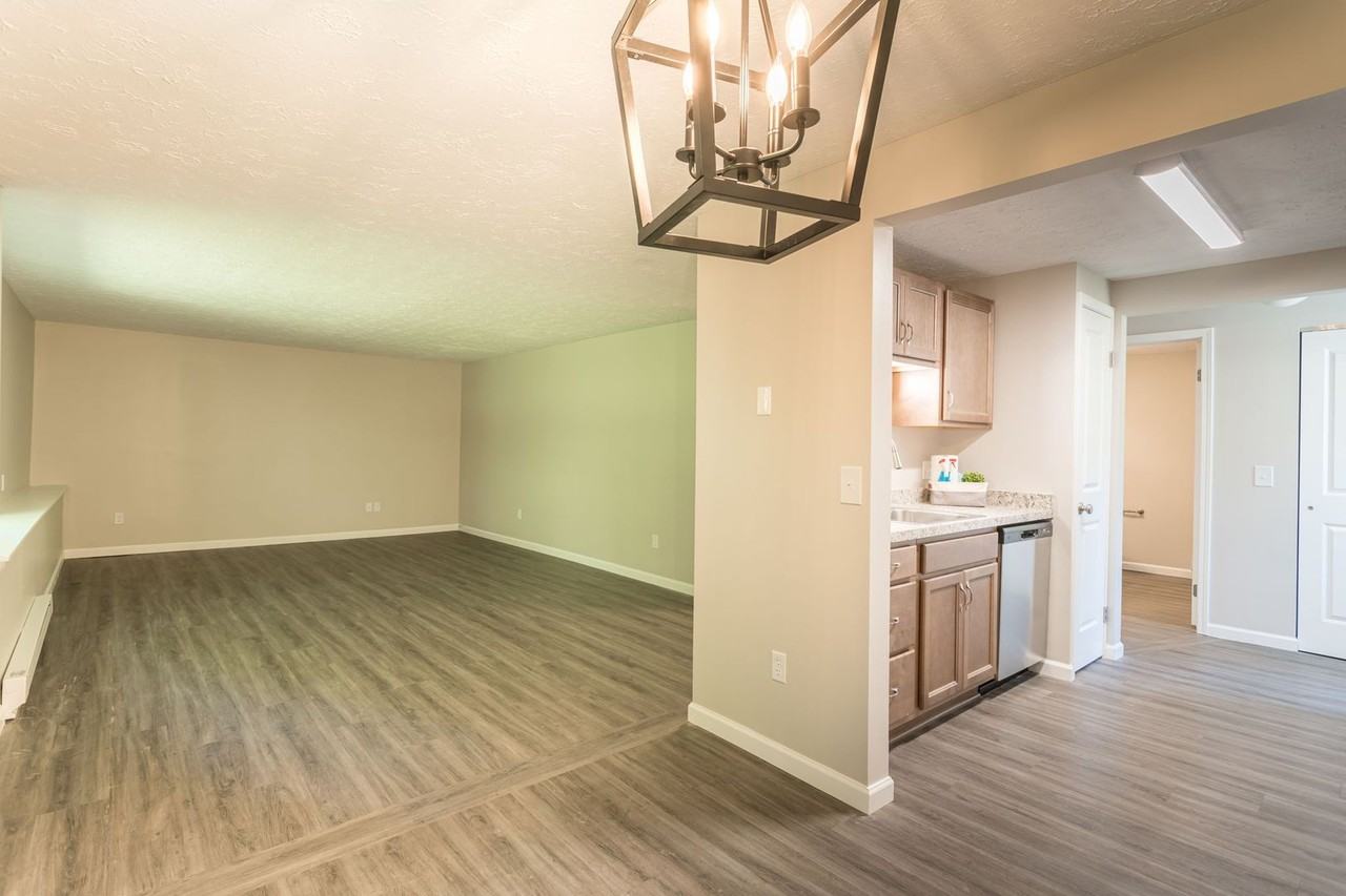 Seven Hearths Homestead Apartments - Photo 4 of 33