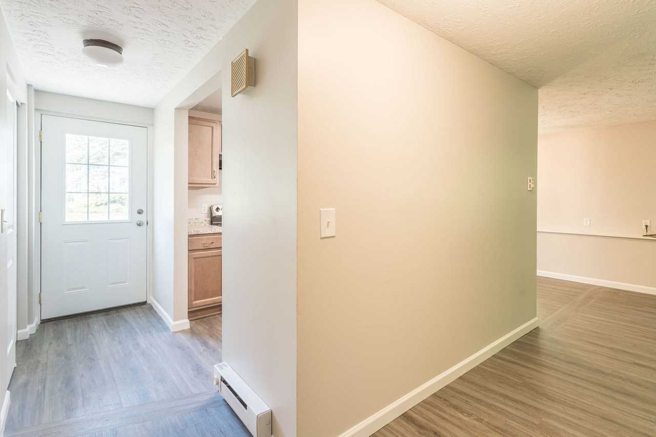 Seven Hearths Homestead Apartments - Photo 6 of 33