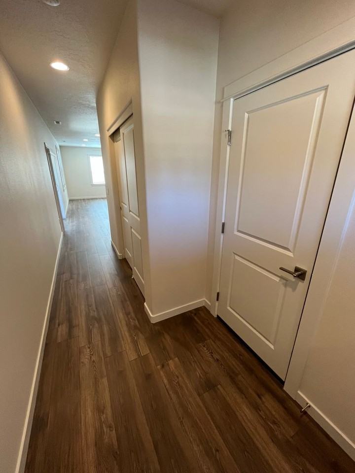 2539 Ne Studio Rd - Photo 2 of 22