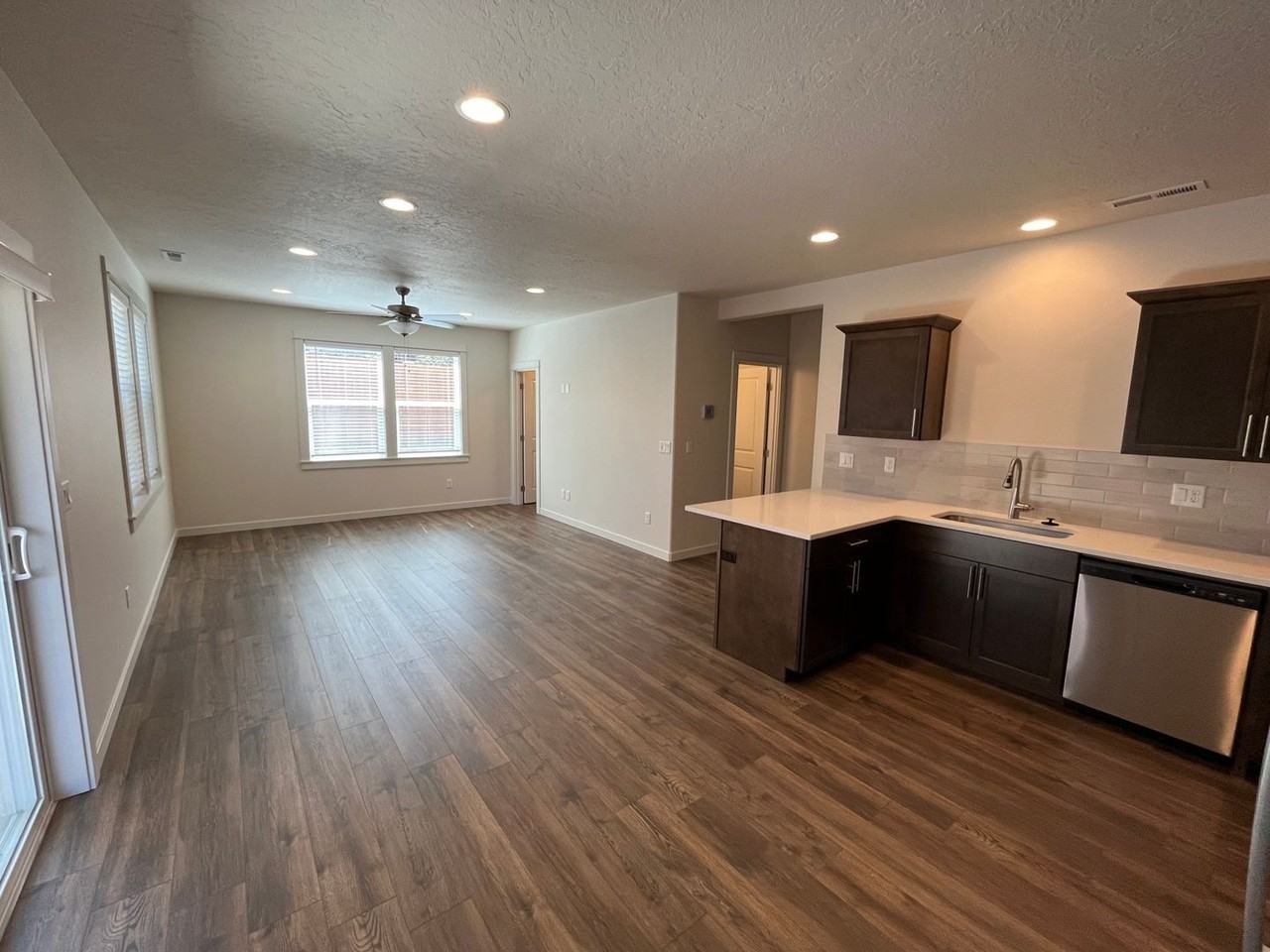 2539 Ne Studio Rd - Photo 3 of 22