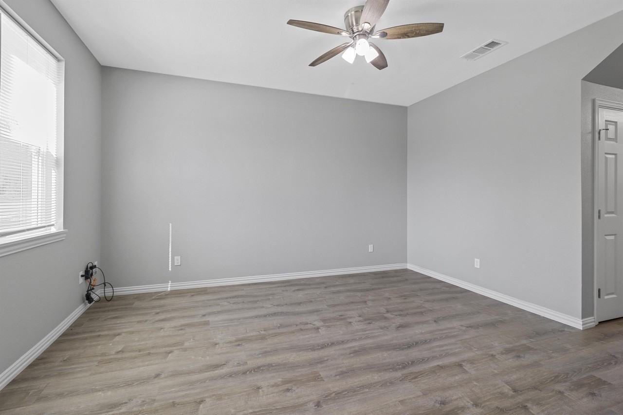 525/527 E Ball Street - 525 #525 - Photo 4 of 17