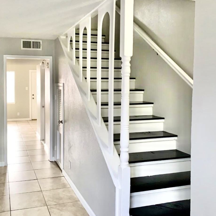 3902 Englewood Cir #3902 - Photo 3 of 29