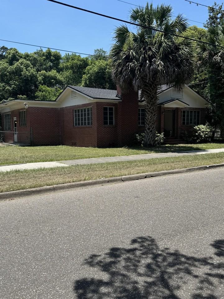 538 Lawton Ave #1, Jacksonville, FL 32208 - 3 Bedroom Apartment for Rent | PadMapper