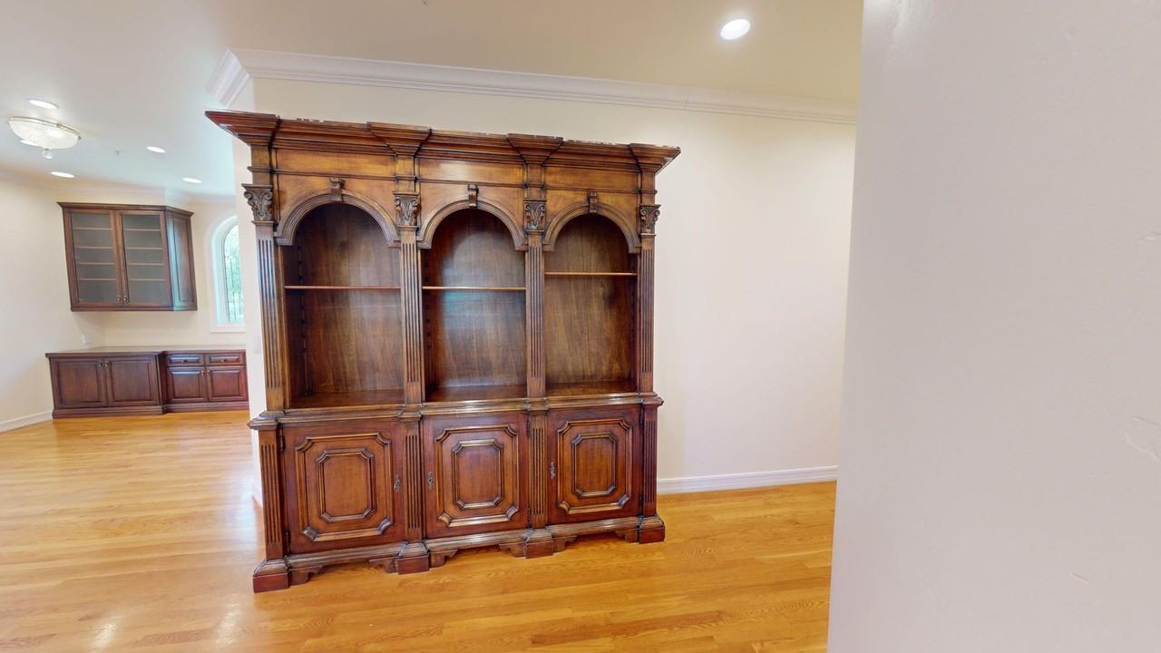 1029 Park Pl - Photo 7 of 50