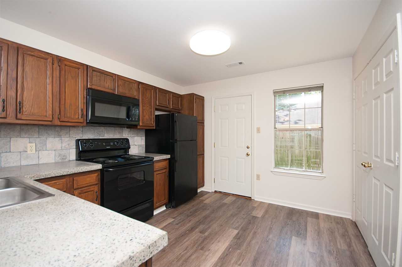1536 Clifton - 3 #3 - Photo 2 of 21