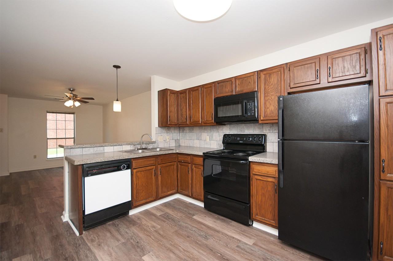 1536 Clifton - 3 #3 - Photo 3 of 21