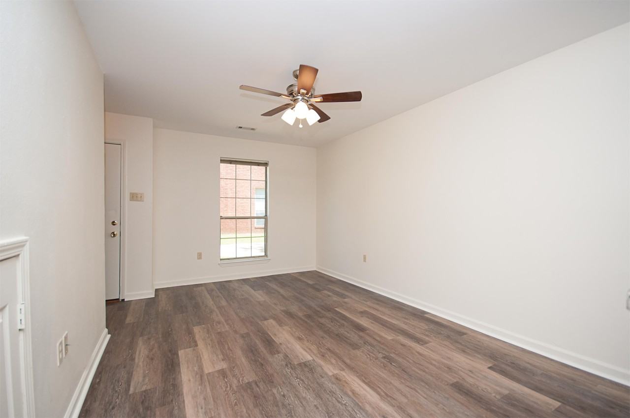 1536 Clifton - 3 #3 - Photo 4 of 21