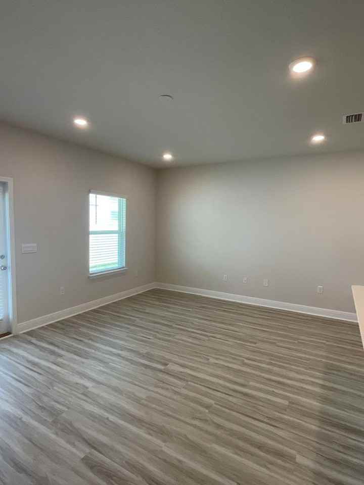 5718 Stellarjay St - Photo 5 of 16