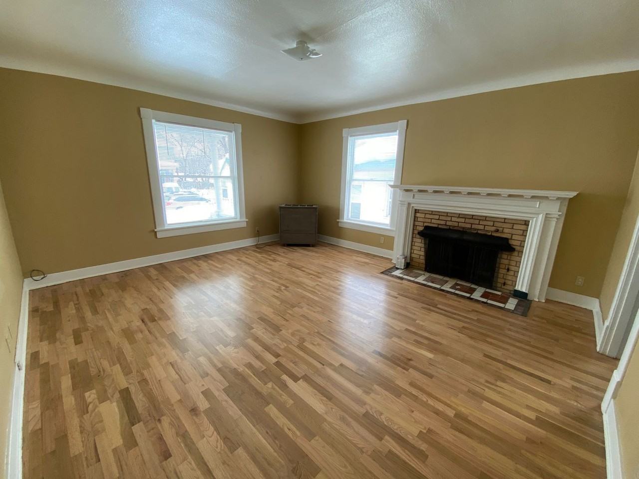 522 SE Byers Ave - Photo 2 of 11