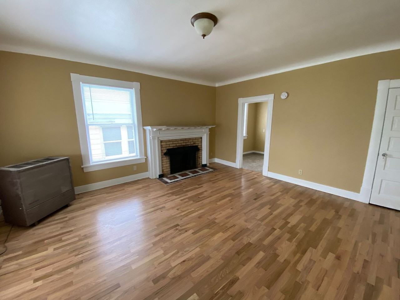 522 SE Byers Ave - Photo 3 of 11