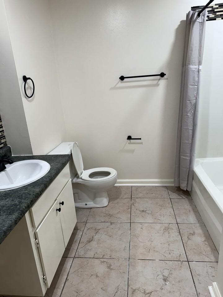 4 Meadow Run Cir #4D - Photo 5 of 6