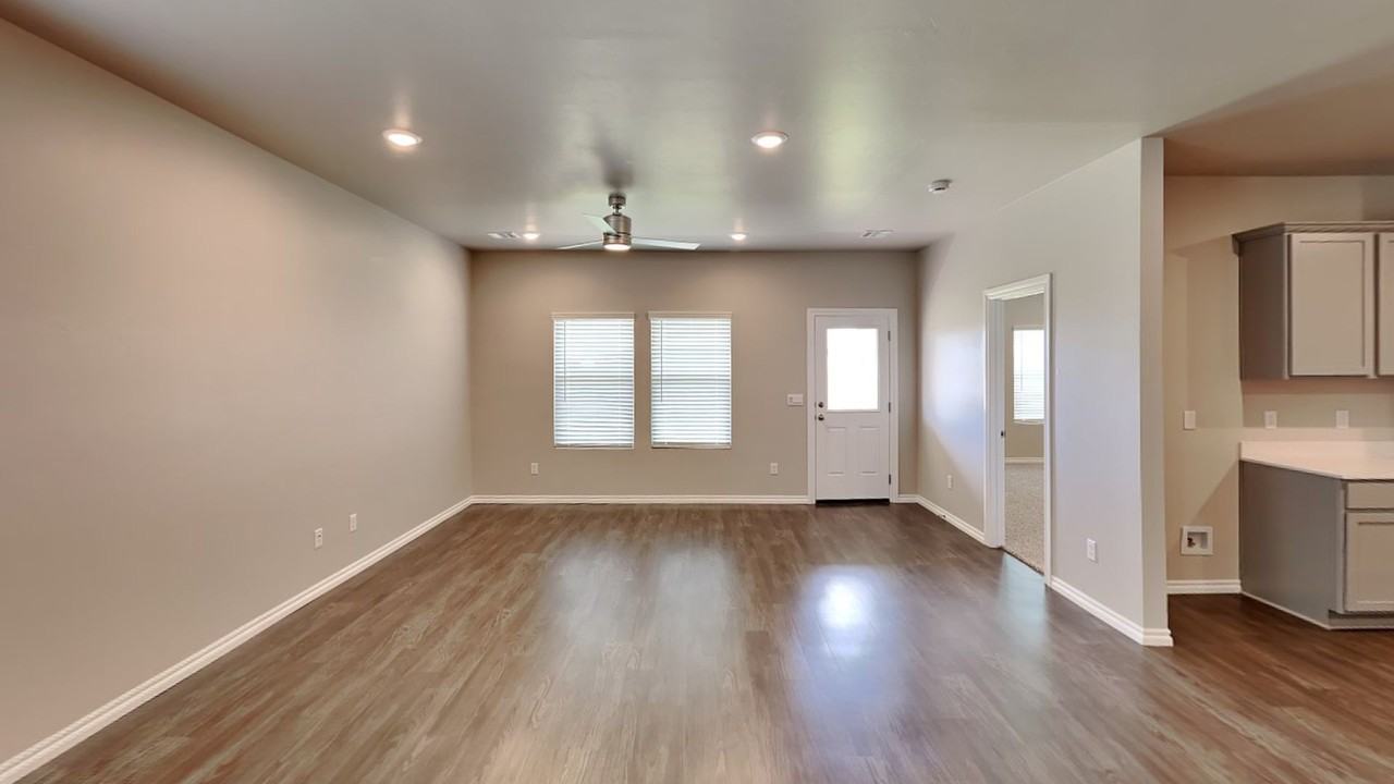 10300 Nw 27th St - Photo 4 of 27