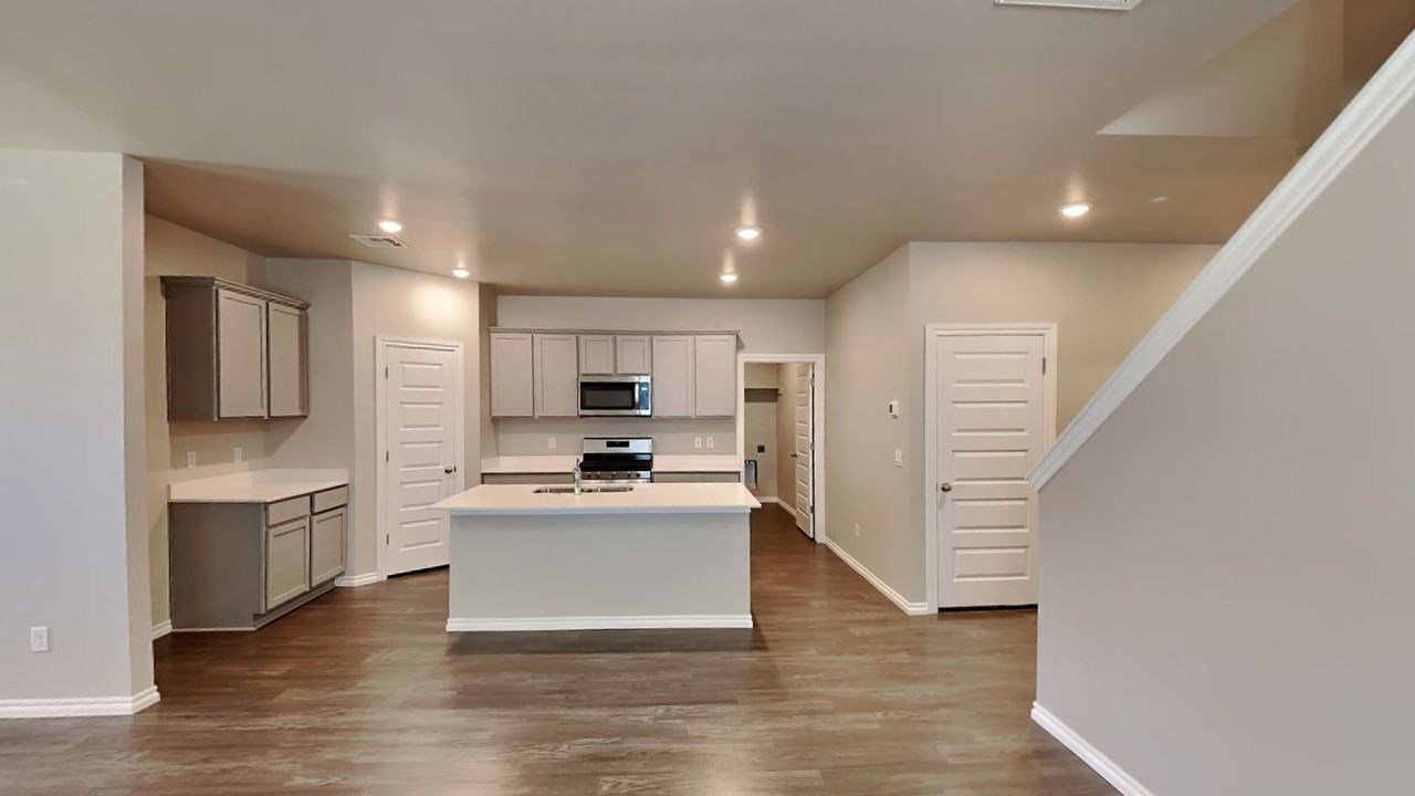 10300 Nw 27th St - Photo 6 of 27