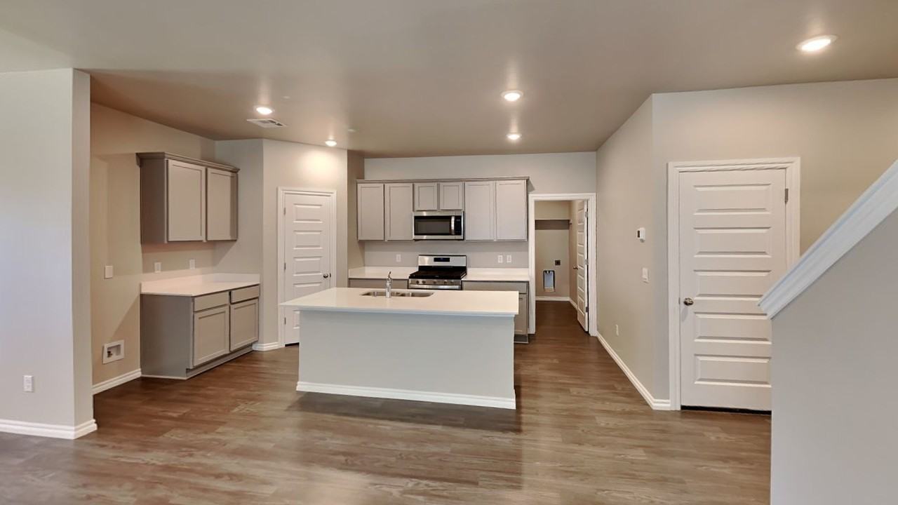 10300 Nw 27th St - Photo 7 of 27