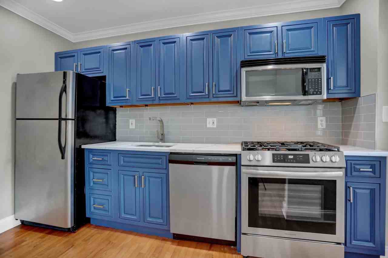 406 Kane St - Photo 2 of 33
