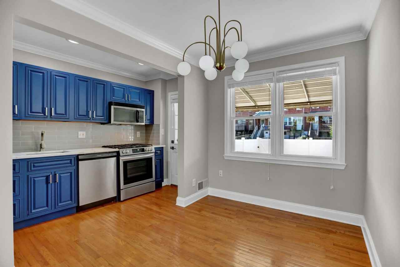406 Kane St - Photo 4 of 33