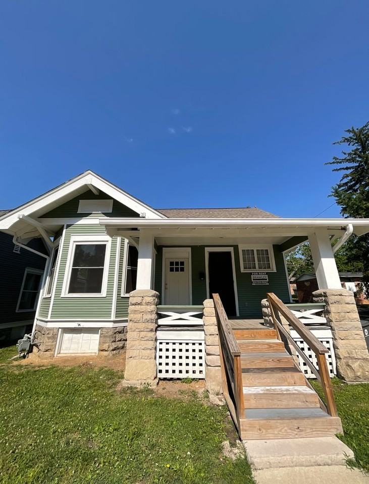 319 N Dunn St - Photo 2 of 50