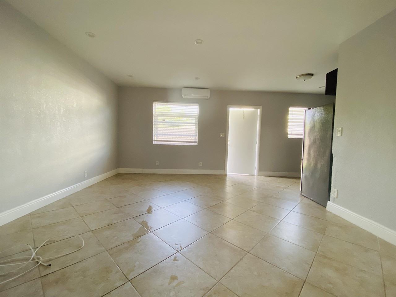 214 Sw 15th St #2 - Photo 2 of 23