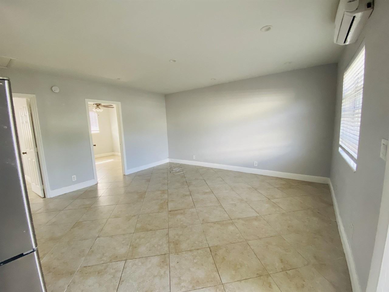 214 Sw 15th St #2 - Photo 3 of 23