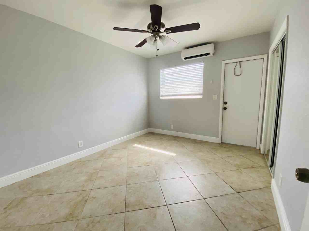 214 Sw 15th St #2 - Photo 7 of 23