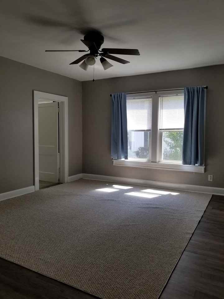 425 N Lincoln St - Photo 4 of 35