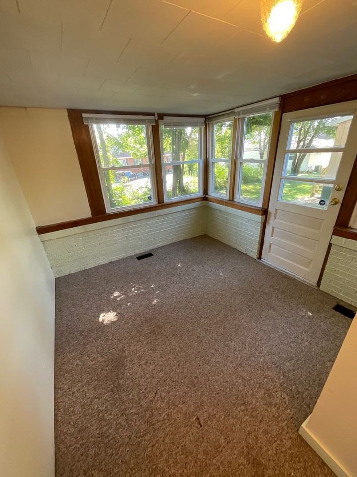 424 N Lincoln St - Photo 4 of 27