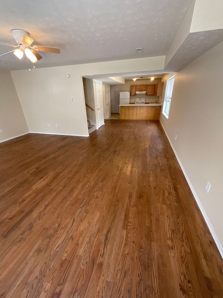 318 East 10th Street - Photo 6 of 23