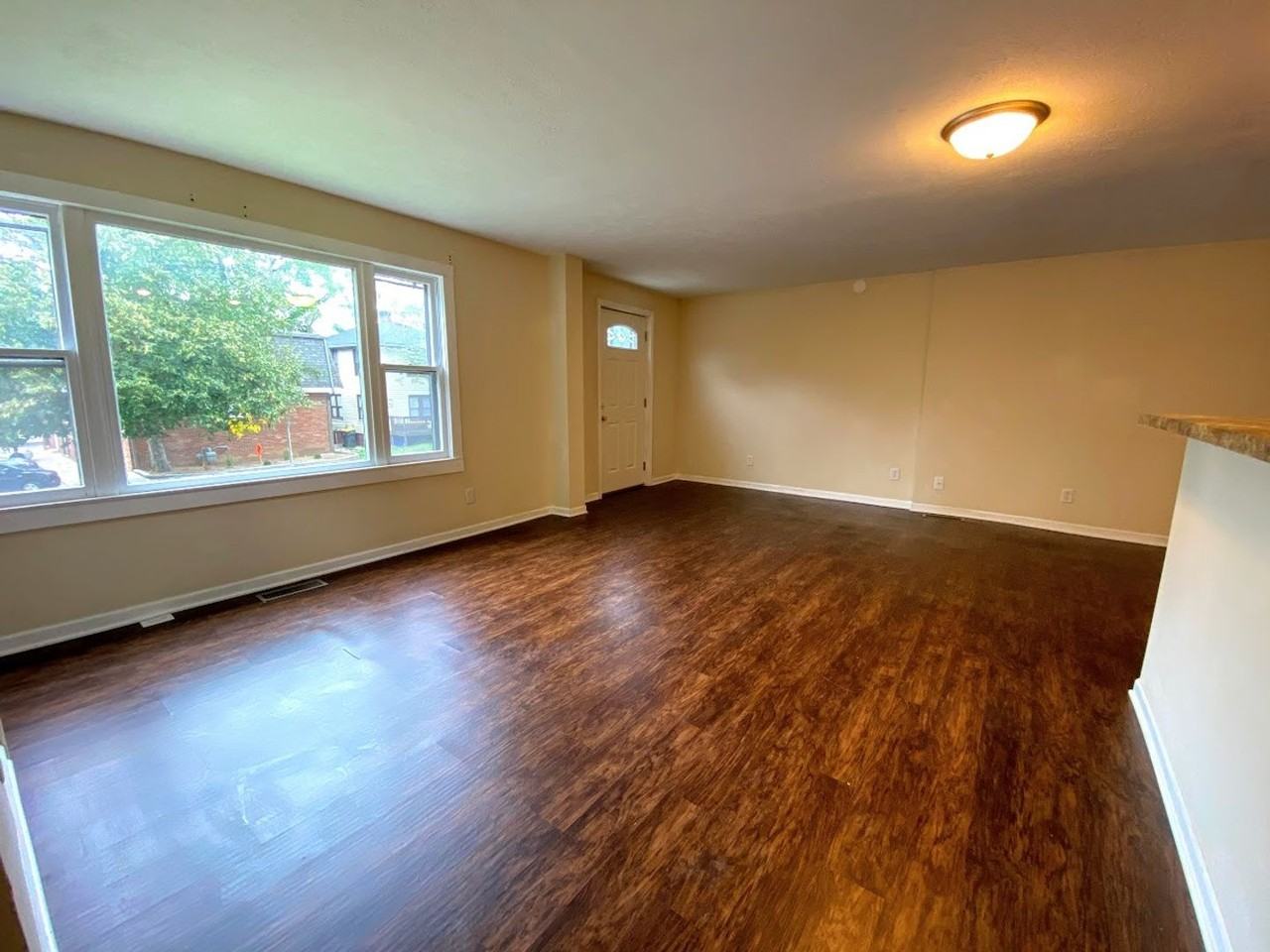 511 N Lincoln St - Photo 6 of 18