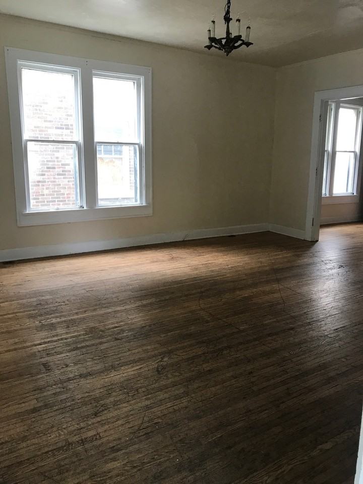 424 E 6th St - Photo 3 of 27