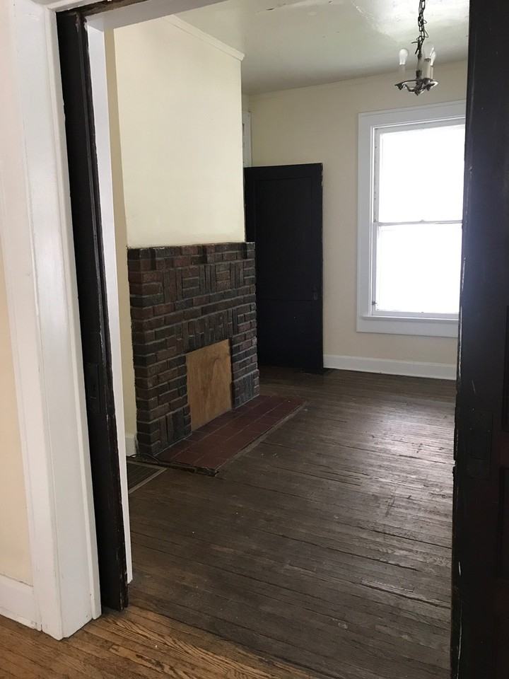 424 E 6th St - Photo 5 of 27